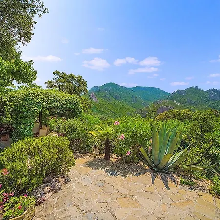 4 Bedroom Amazing In Frejus