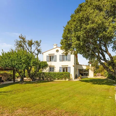 Holiday home 4 Bedroom Amazing In