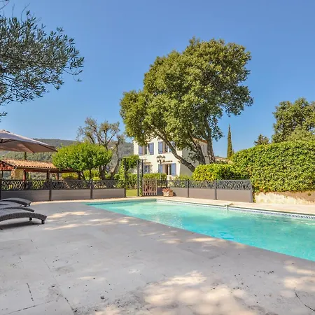 4 Bedroom Amazing In Holiday home *