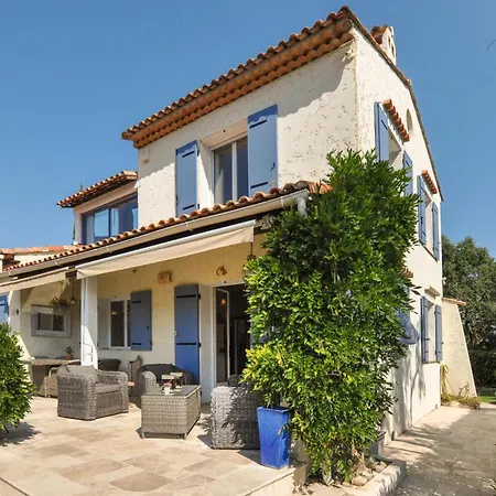 Holiday home 4 Bedroom Amazing In Frejus