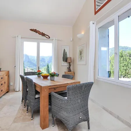 4 Bedroom Amazing In Holiday home Frejus